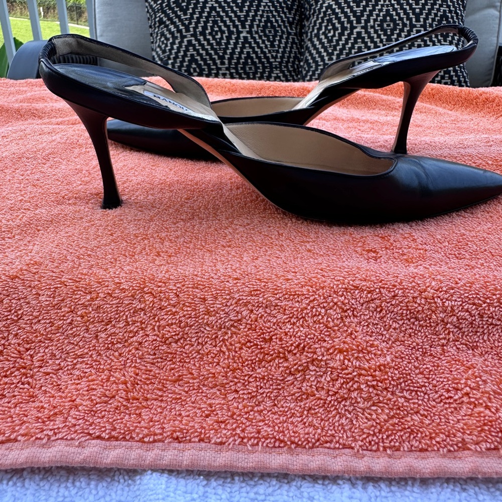Manolo Blahnik Black Heels Elegant Design